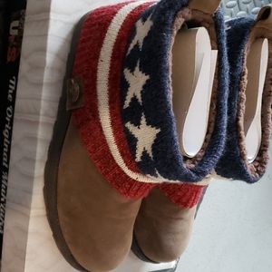 Muk Luk boots w/stars Size 8